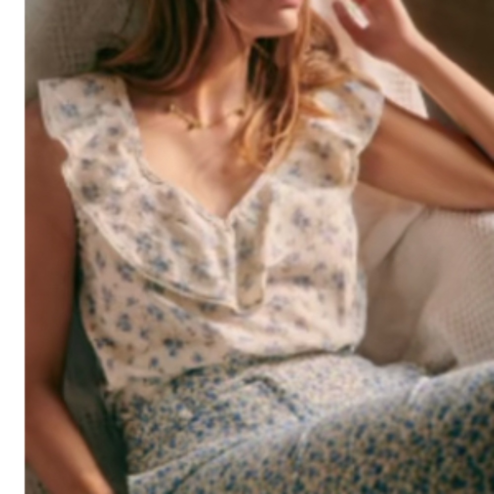 Sezane Gold blouse in mini blue flowers size 46 (US 14)